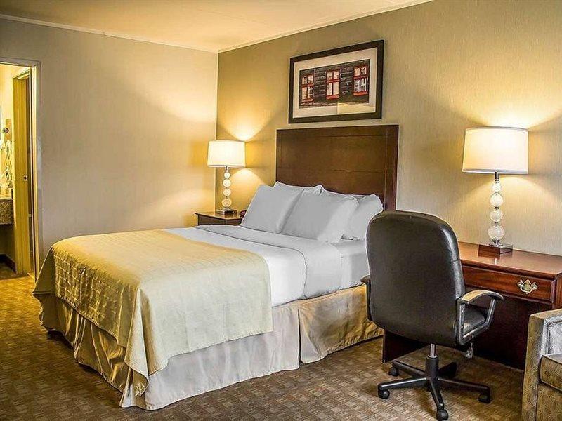 Quality Inn Cambridge Exterior photo