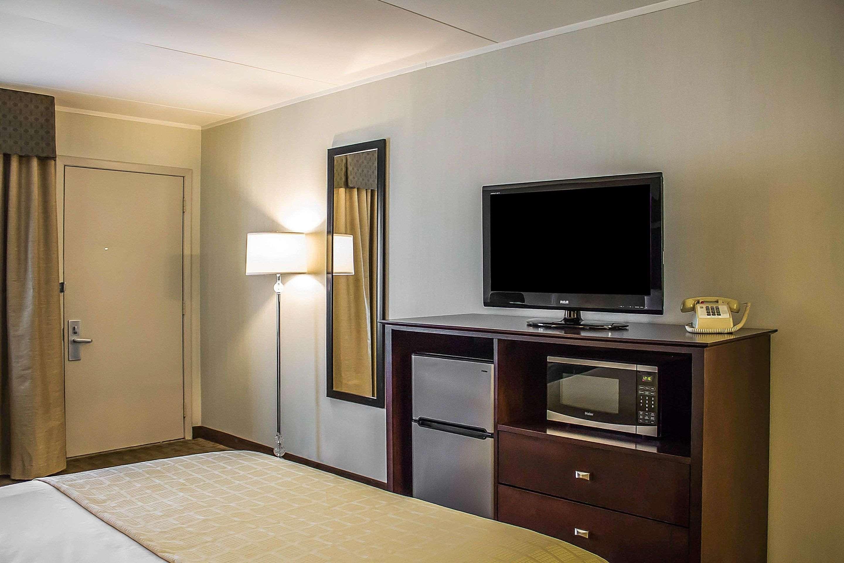 Quality Inn Cambridge Exterior photo