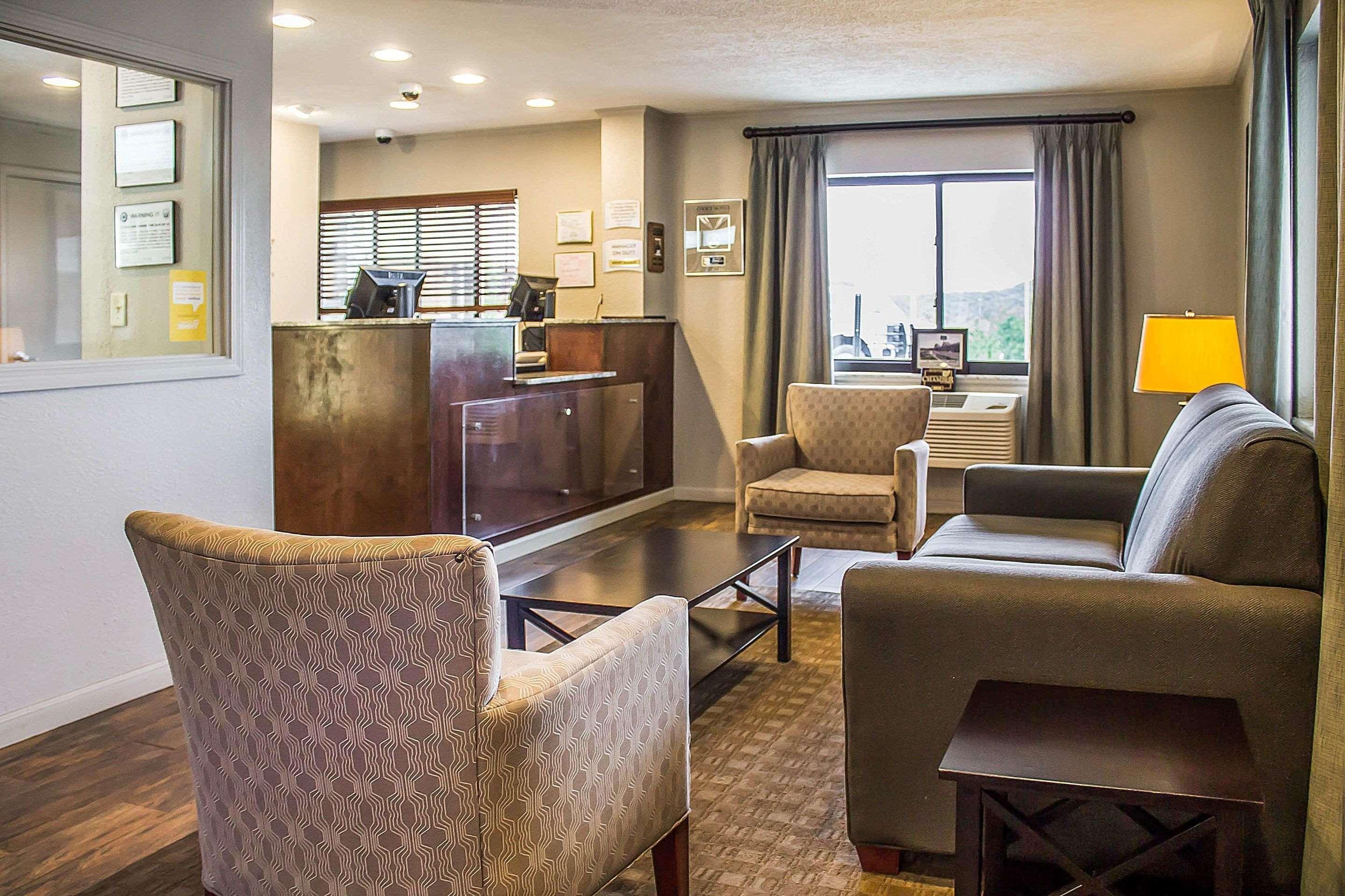 Quality Inn Cambridge Exterior photo